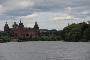 Aschaffenburg Schloss und Einfahrt